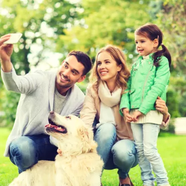 Famille avec son chien