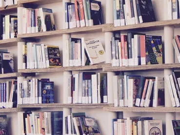 étagère bibliothèque