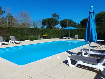 hotel-cote-et-lac-bisca-piscine