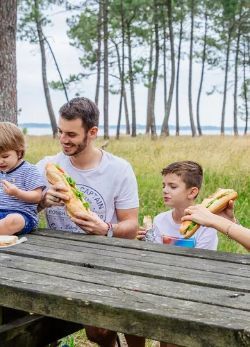 famille-pique-nique-bisca