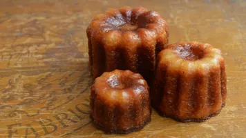 La Toque Cuivrée cannelés