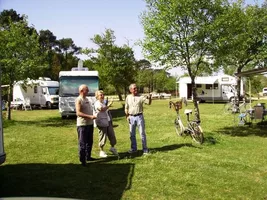 Aire de camping-car à Gastes 2