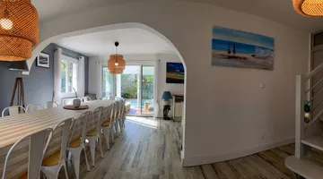 12. table entree couloir pano