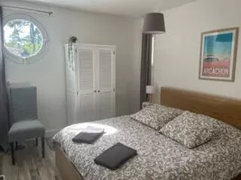 15. Chaume Gaultier chambre 1 arcachon serviette lit fait 2023