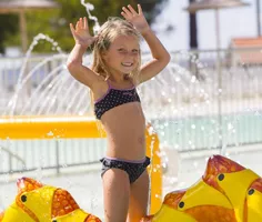 Camping Pipiou-parentis-camping-piscine2